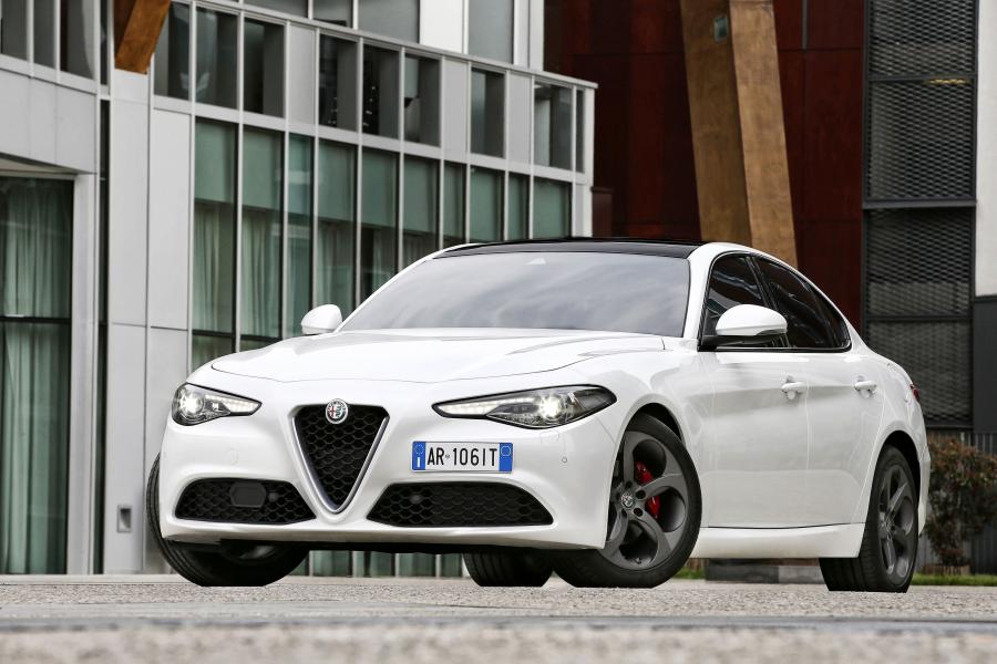  Alfa Romeo Giulia 2016 года  (WW) (фото 22 из 42)